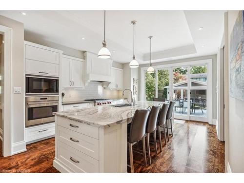 280 Balsam Drive, Oakville, ON - Indoor Photo Showing Kitchen With Upgraded Kitchen