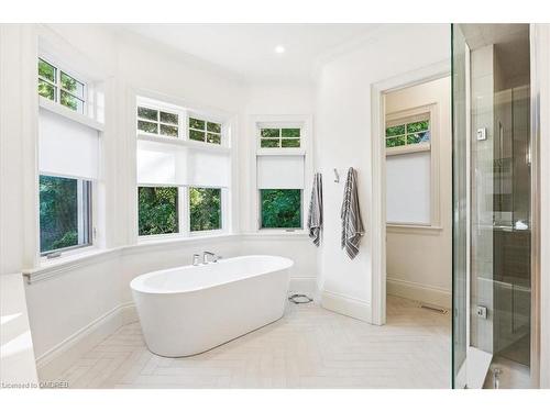 280 Balsam Drive, Oakville, ON - Indoor Photo Showing Bathroom