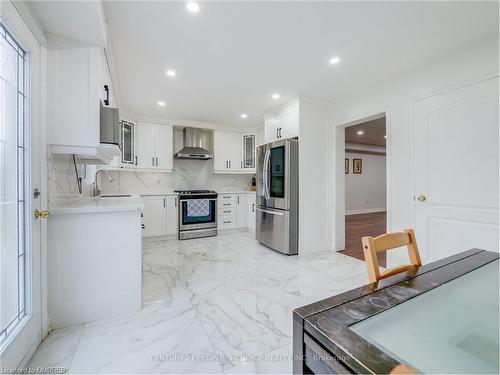 37 Giraffe Avenue, Brampton, ON - Indoor Photo Showing Kitchen