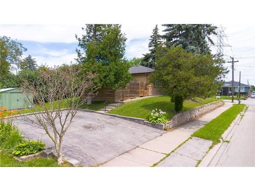 2315 Mount Forest Drive, Burlington, ON - Outdoor