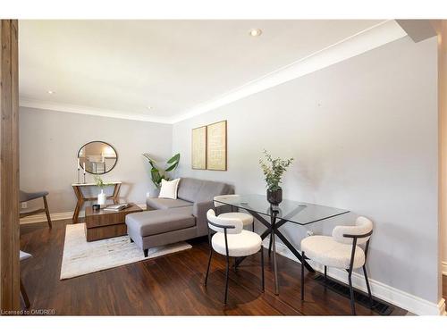 2315 Mount Forest Drive, Burlington, ON - Indoor Photo Showing Living Room