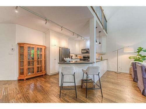 14-2141 Caroline Street, Burlington, ON - Indoor Photo Showing Kitchen