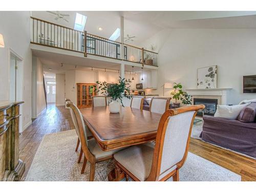 14-2141 Caroline Street, Burlington, ON - Indoor Photo Showing Dining Room