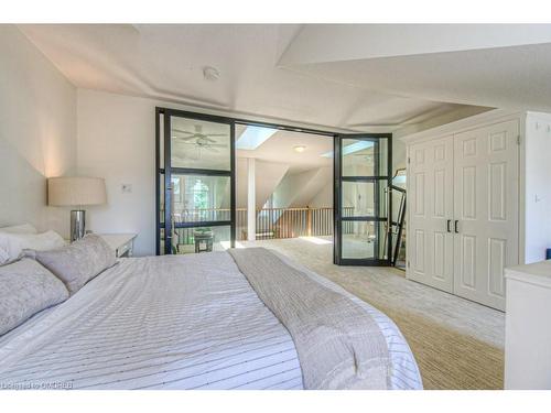 14-2141 Caroline Street, Burlington, ON - Indoor Photo Showing Bedroom