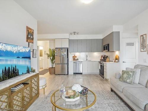 1709-4675 Metcalfe Avenue, Mississauga, ON - Indoor Photo Showing Kitchen