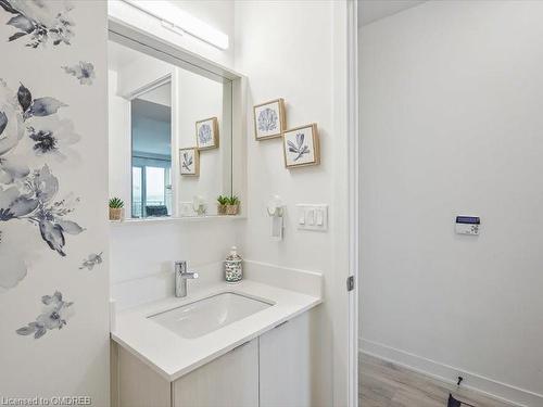 1709-4675 Metcalfe Avenue, Mississauga, ON - Indoor Photo Showing Bathroom