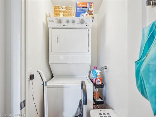 1709-4675 Metcalfe Avenue, Mississauga, ON - Indoor Photo Showing Laundry Room