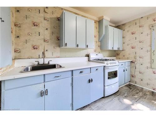 29 New Street, Hamilton, ON - Indoor Photo Showing Kitchen