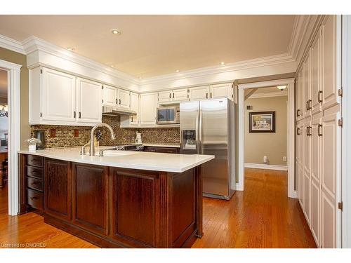 1380 Old English Lane, Oakville, ON - Indoor Photo Showing Kitchen