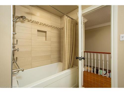 1380 Old English Lane, Oakville, ON - Indoor Photo Showing Bathroom