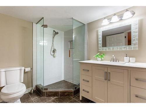 1380 Old English Lane, Oakville, ON - Indoor Photo Showing Bathroom