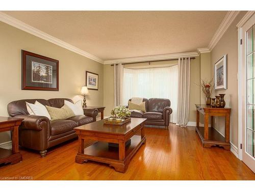 1380 Old English Lane, Oakville, ON - Indoor Photo Showing Living Room