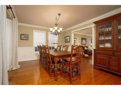 1380 Old English Lane, Oakville, ON - Indoor Photo Showing Dining Room