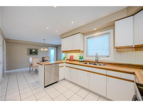 121 Braidwood Lake Road, Brampton, ON - Indoor Photo Showing Kitchen With Double Sink