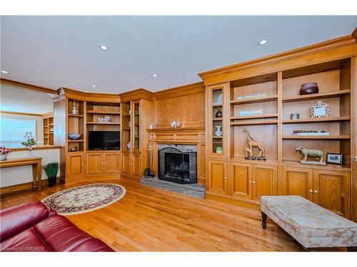 121 Braidwood Lake Road, Brampton, ON - Indoor Photo Showing Living Room With Fireplace