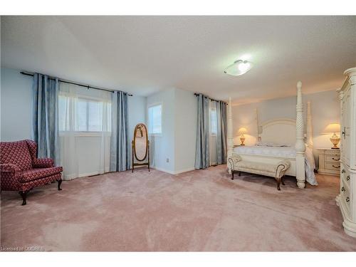 121 Braidwood Lake Road, Brampton, ON - Indoor Photo Showing Bedroom