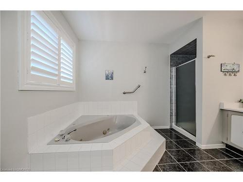 121 Braidwood Lake Road, Brampton, ON - Indoor Photo Showing Bathroom