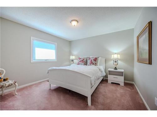 121 Braidwood Lake Road, Brampton, ON - Indoor Photo Showing Bedroom