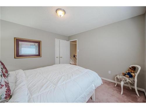 121 Braidwood Lake Road, Brampton, ON - Indoor Photo Showing Bedroom