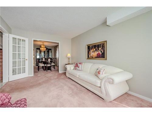 121 Braidwood Lake Road, Brampton, ON - Indoor Photo Showing Living Room