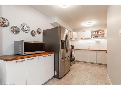 3-4199 Longmoor Drive, Burlington, ON - Indoor Photo Showing Kitchen