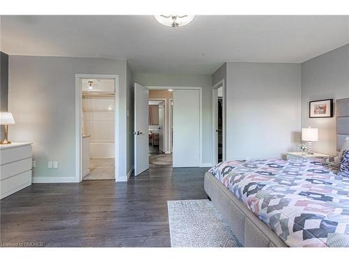 3-4199 Longmoor Drive, Burlington, ON - Indoor Photo Showing Bedroom