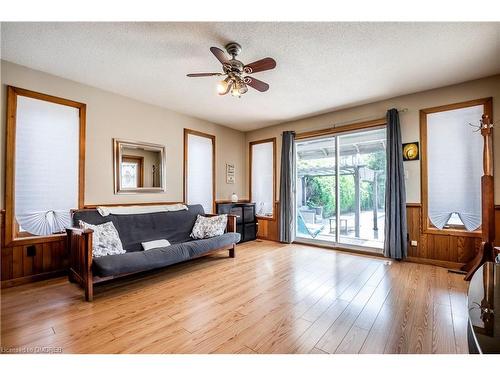 366 George Street, Milton, ON - Indoor Photo Showing Living Room