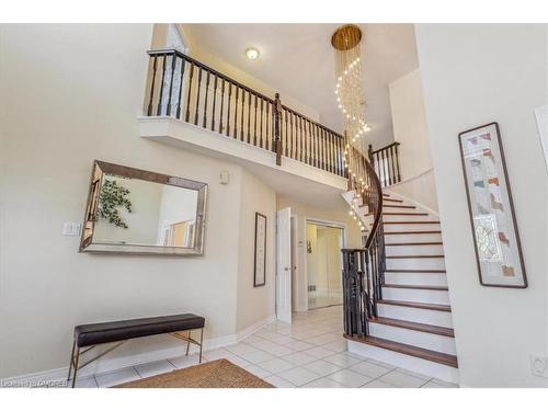 1292 Grainer Court, Oakville, ON - Indoor Photo Showing Other Room