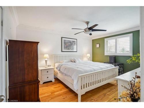 217 Slater Crescent, Oakville, ON - Indoor Photo Showing Bedroom