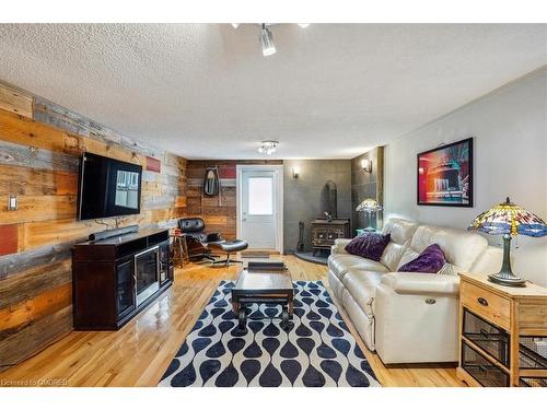 217 Slater Crescent, Oakville, ON - Indoor Photo Showing Living Room