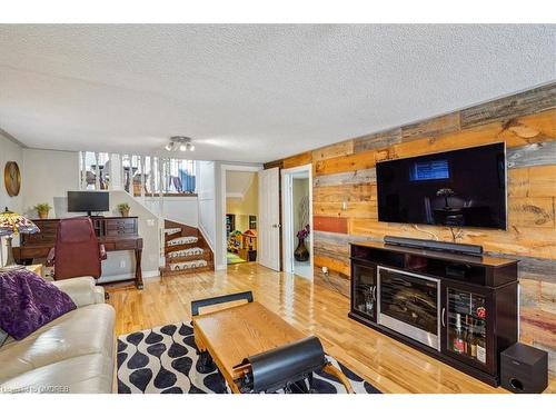 217 Slater Crescent, Oakville, ON - Indoor Photo Showing Living Room