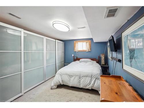 217 Slater Crescent, Oakville, ON - Indoor Photo Showing Bedroom