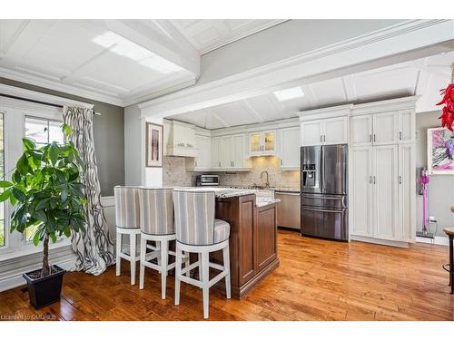 217 Slater Crescent, Oakville, ON - Indoor Photo Showing Kitchen