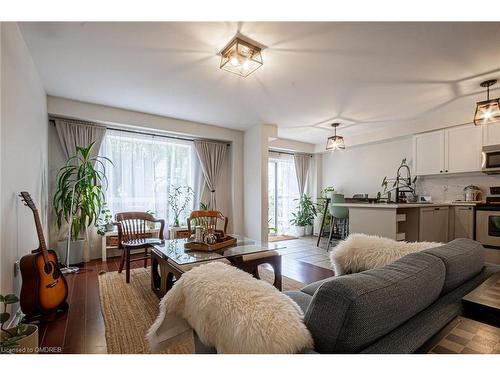 1219 Lamont Crescent, Milton, ON - Indoor Photo Showing Living Room