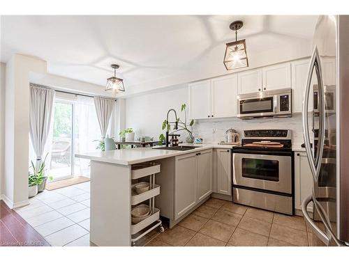 1219 Lamont Crescent, Milton, ON - Indoor Photo Showing Kitchen