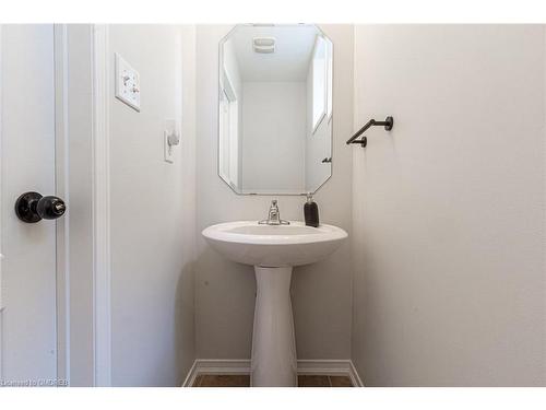 1219 Lamont Crescent, Milton, ON - Indoor Photo Showing Bathroom