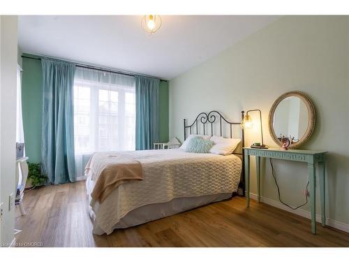 1219 Lamont Crescent, Milton, ON - Indoor Photo Showing Bedroom