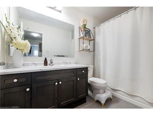 559 Buckeye Court, Milton, ON - Indoor Photo Showing Bathroom