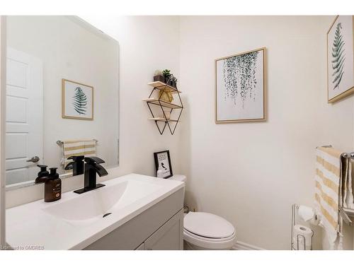 559 Buckeye Court, Milton, ON - Indoor Photo Showing Bathroom