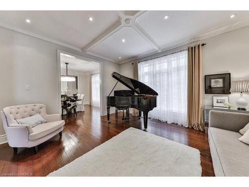 526 Hidden Trail, Oakville, ON - Indoor Photo Showing Living Room