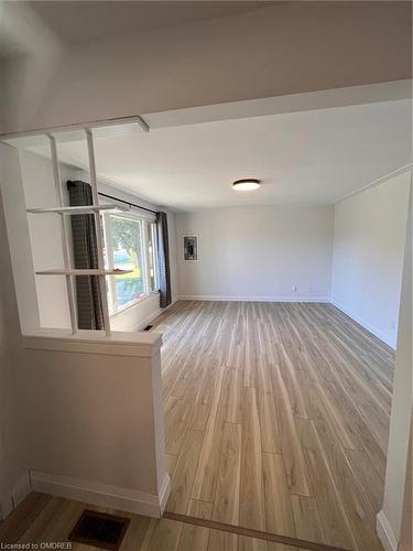 236 Bruce Street, Brantford, ON - Indoor Photo Showing Bedroom