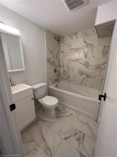 236 Bruce Street, Brantford, ON - Indoor Photo Showing Bathroom