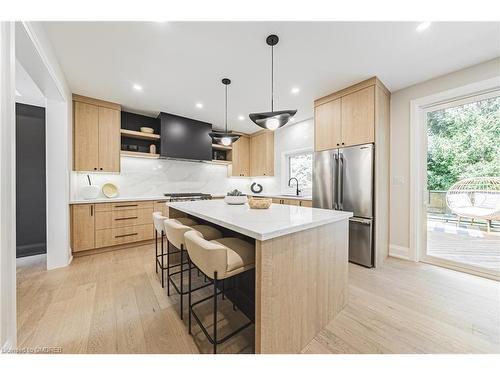 533 Woodland Avenue, Burlington, ON - Indoor Photo Showing Kitchen With Upgraded Kitchen