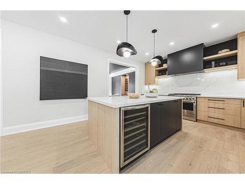 533 Woodland Avenue, Burlington, ON - Indoor Photo Showing Kitchen With Upgraded Kitchen