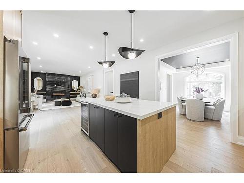 533 Woodland Avenue, Burlington, ON - Indoor Photo Showing Kitchen With Upgraded Kitchen