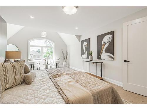 533 Woodland Avenue, Burlington, ON - Indoor Photo Showing Bedroom