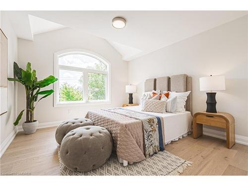 533 Woodland Avenue, Burlington, ON - Indoor Photo Showing Bedroom