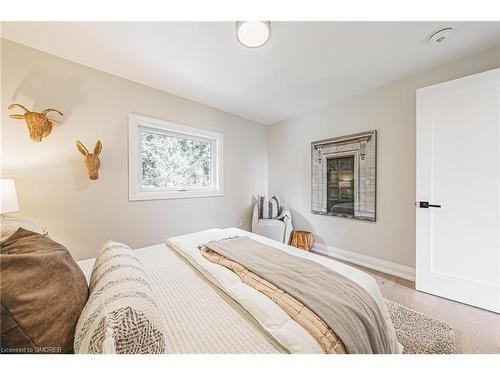 533 Woodland Avenue, Burlington, ON - Indoor Photo Showing Bedroom