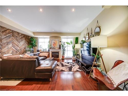 10-120 Bronte Road, Oakville, ON - Indoor Photo Showing Living Room With Fireplace