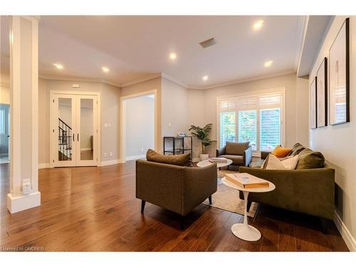 1621 Bayshire Drive, Oakville, ON - Indoor Photo Showing Living Room